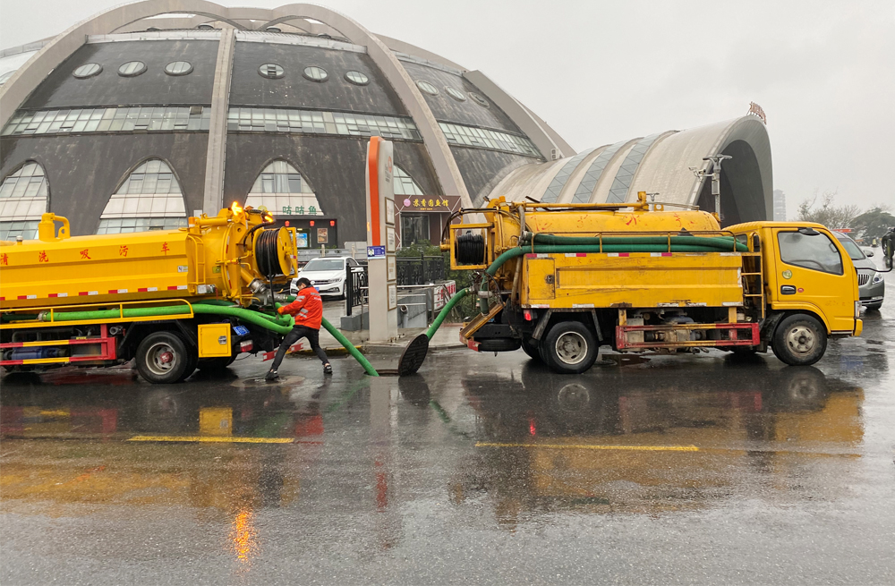 燕华花园商场管道清淤